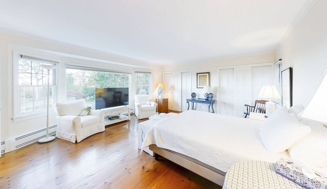 Secluded House on South Bristol's Highest Point w/Water Views