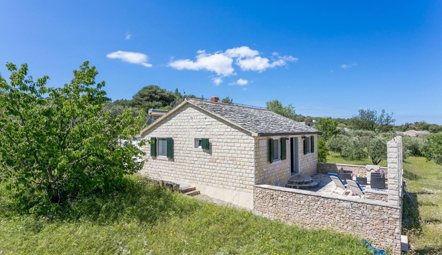 Secluded house with a parking space Supetar, Brač (K-17330)