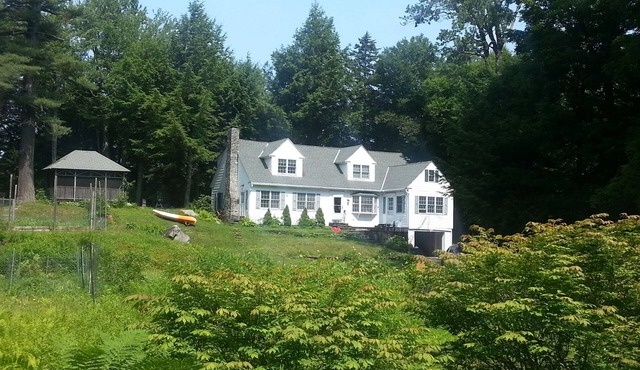 Secluded house with fireplace, indoor parking, pond near Berkshire East Skiing