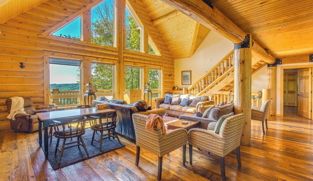 Secluded Iowa Home Near Hiking & Fishing!