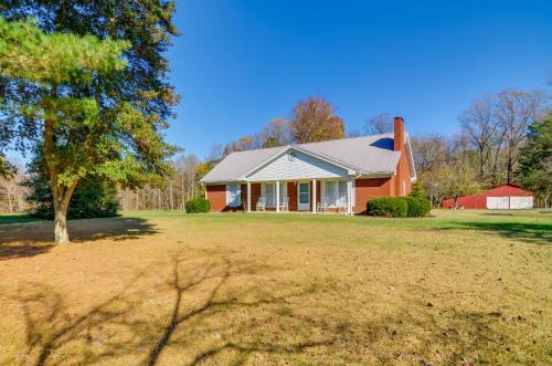 Secluded Jamestown Home about 5 Mi to Lake Cumberland!