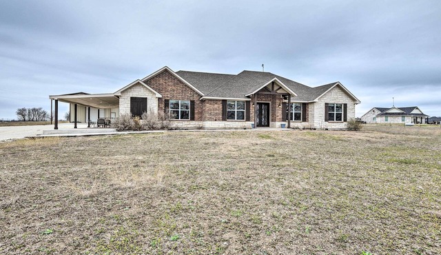 Secluded Krum Home w/Patio & Gas Grill!