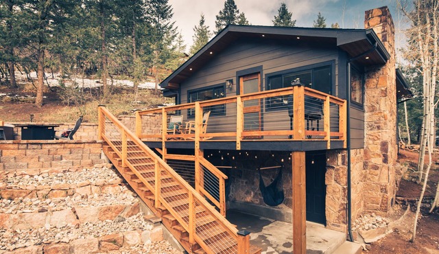 Secluded Luxury Cabin w/Hot Tub, Hiking & Hammocks, by Forest & Peak Retreats