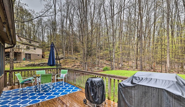 Secluded Lake Ariel Hideaway w/ Deck & Pool Access