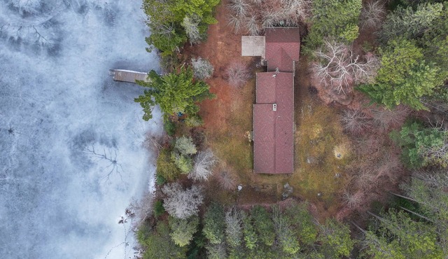 Secluded Lake Estate w Trails, Water Toys & Air Hockey!