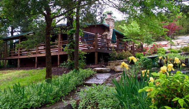 Secluded Lake Front Cabin w/Private Dock/Boat Slip, Large Deck, Grill, WiFi.