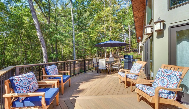 Secluded Lake Lanier Cabin w/Game Area