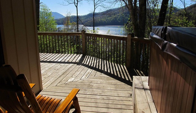 Secluded, lake view with hot tub, billiards, ping pong & hammock