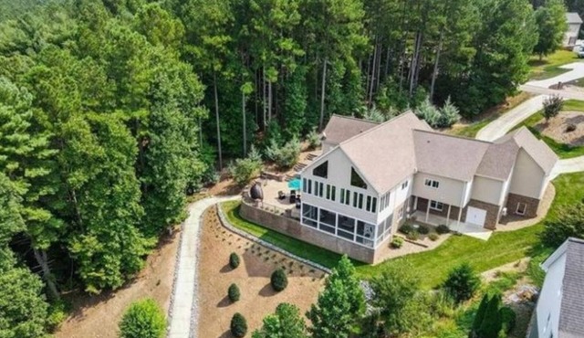 Secluded Lakefront Property: Sleeps 12, Private Dock, Library & Game Room