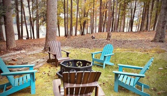 Secluded Lakefront Retreat - Couples and Fisherman’s Paradise with Private Dock