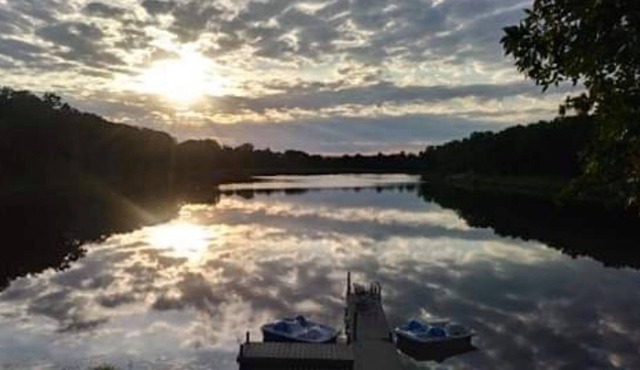 Secluded Lakeside Cabin
