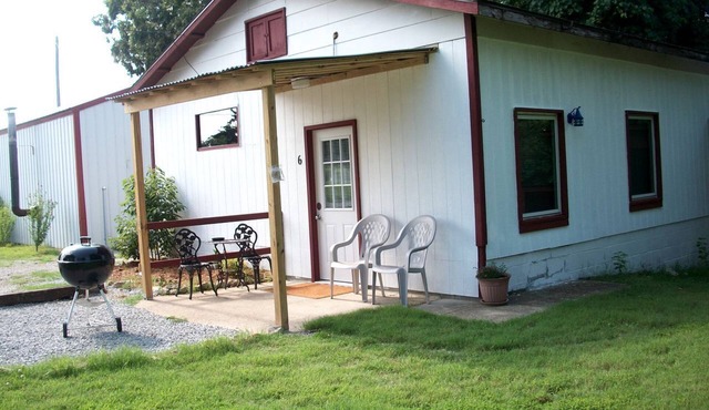 Secluded Lakeside Vacation Cabin near the Ozarks in Baxter County, Arkansas