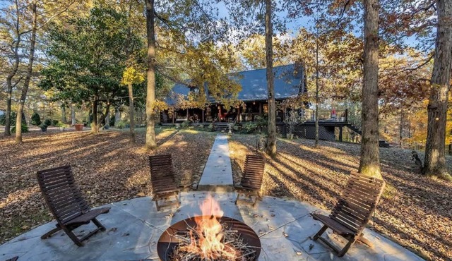 Secluded Lakeview Retreat 5 Mins to Leipers Fork