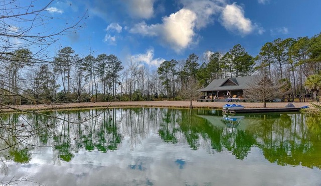 Secluded Lodge 8acres Hot Tub, Pingpong pedalboat!