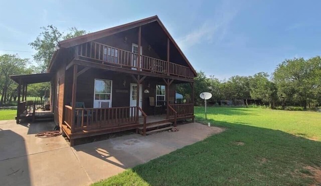 Secluded Lodge on 55 acres with stock pond in Childress, Texas. Lots of wildlife