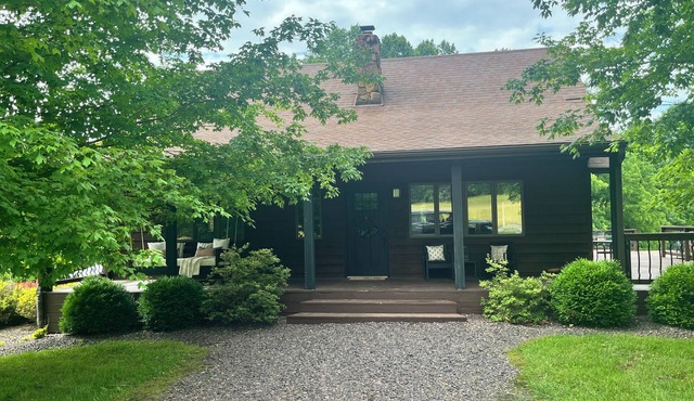 Secluded Lodge on 75 Acres PRIME Location by wineries, Porch Swing Bed, Fire Pit