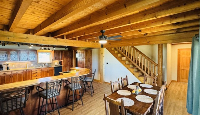 Secluded Log Cabin · 40 Acres · Pond & Game Room