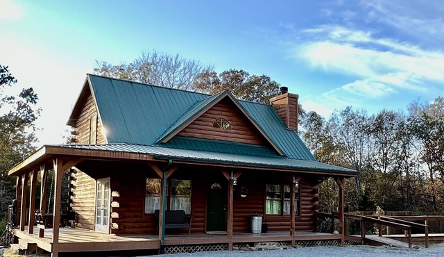 Secluded log cabin in the Shawnee national Forest