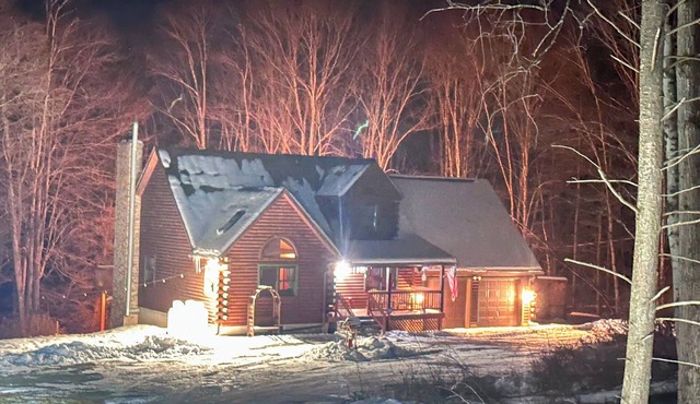 Secluded Log Cabin w/Hot Tub, Fire Pit, Game Room