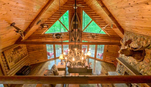Secluded Log Home with Private Lake, Dock, and Firepit. SPECIAL: 3 NTS FOR 2PD