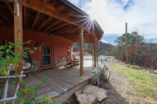 Secluded LUX Bunker Hot Tub, Views & Trails