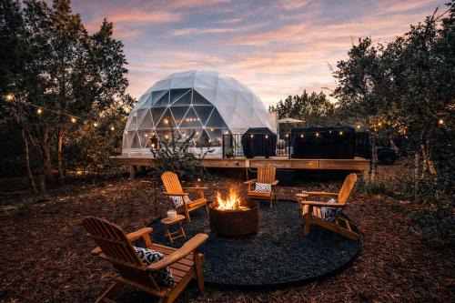 Secluded Luxury Geodome Retreat with Private Hot Tub near Bertram, Texas