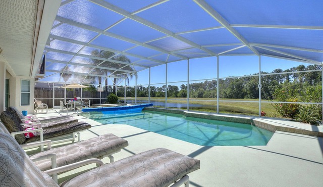 Secluded Luxury Pool Home, Close to Disney w/Oversized pool Special offers now