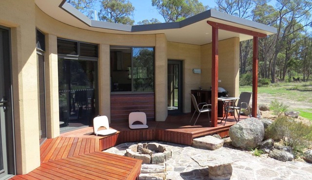 Secluded, luxury Rammed Earth Cabin