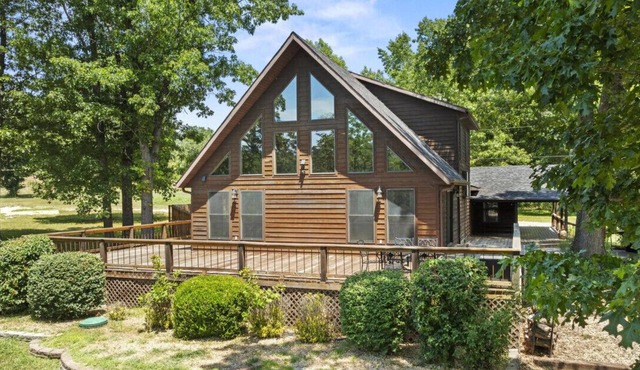 Secluded Luxury Retreat | Hot Tub, Lake Access, 37 Acres