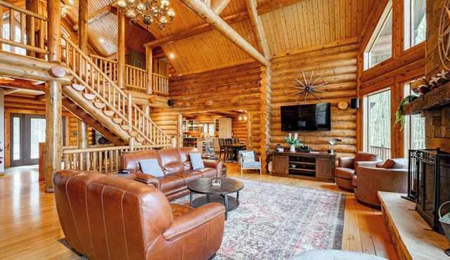 Secluded Luxury Retreat w/Views & Firepit