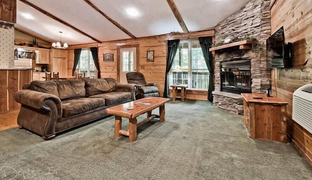 Secluded Luxury Cabin in the woods
