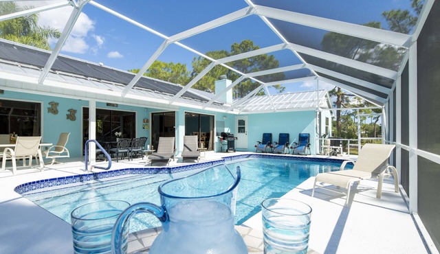 Secluded Luxury Oasis w/Heated Saltwater Pool — Convenient to Everything