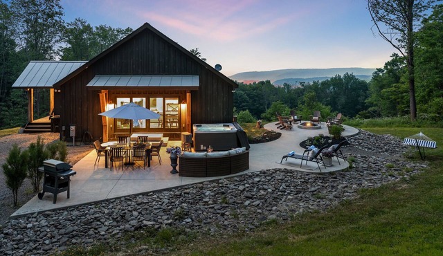 ✨ Secluded Luxury w/Hot Tub, Firepit, Bar + Ultimate Privacy & Views