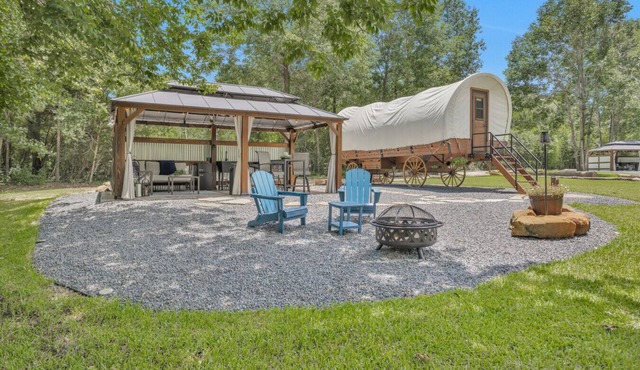 Secluded Luxury Wagon | Pond King Bed Patio