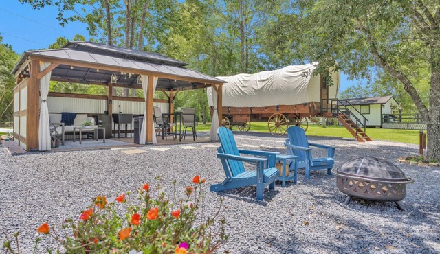Secluded Luxury Wagon | Pond King Bed Patio