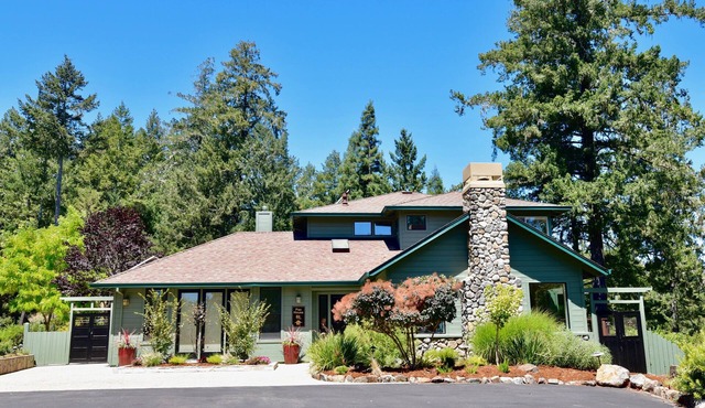 Secluded Luxury Wine Country Home in the hills of west Sonoma County. Sleeps 10.