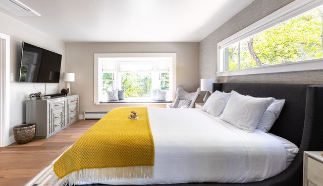 Secluded Master Suite on Private Vineyard