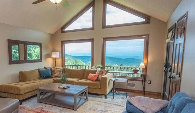 Secluded Mountain Top Cabin | Fire Pit | Fireplace