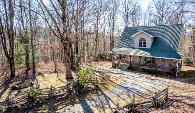 Secluded mountain getaway with free WiFi, deck, & firepit