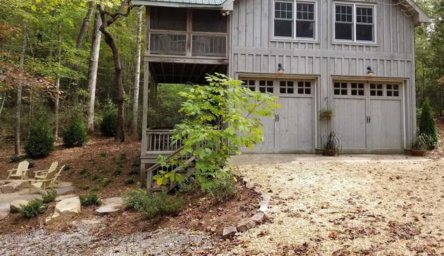 Secluded Mountain Cabin on 3 acre Seed Lake Property - Sleeps 6 comfortably