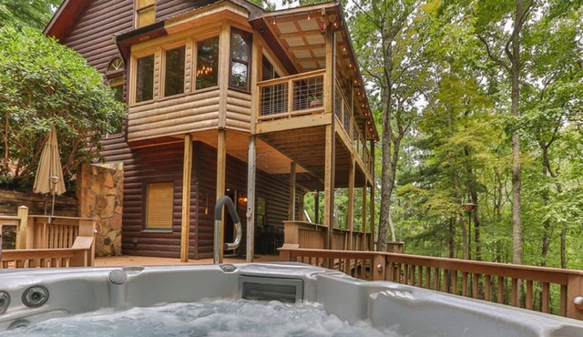 Secluded Mountain Falls - Hot Tub, Dog Friendly/Minimum Age Requirement of 25 yr