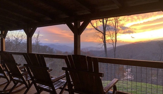 Secluded Mountain Getaway with Hot Tub, Fire Pit & Scenic Forest Views