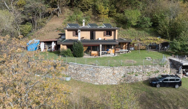 Secluded Mountain Gem: 1800m² Private Garden, Outdoor Kitchen & Stunning Views