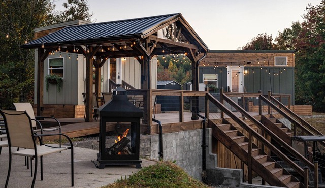 Secluded Mountain Getaway - 1 Cozy Tiny Home with SPECTACULAR views