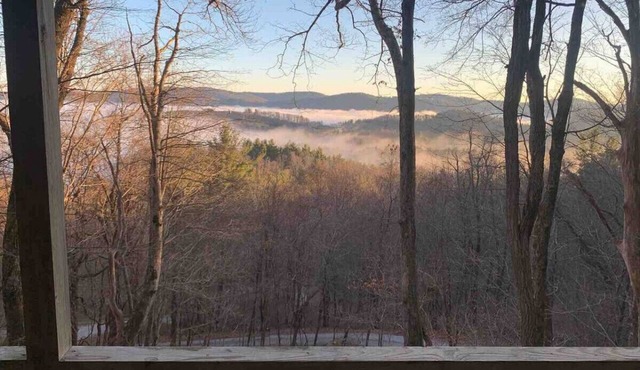 Secluded Mountain Getaway 6 miles from Boone