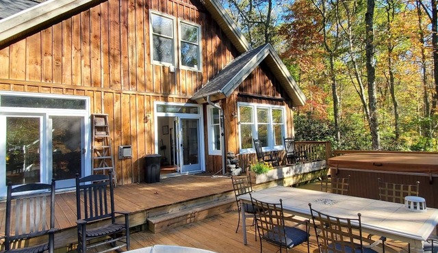 Secluded Mountain Home for 10 w/Hot Tub & Theater