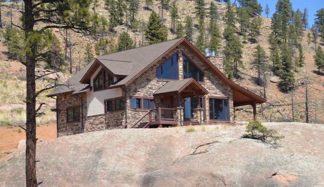 Secluded mountain home on 40 acres with spectacular views!