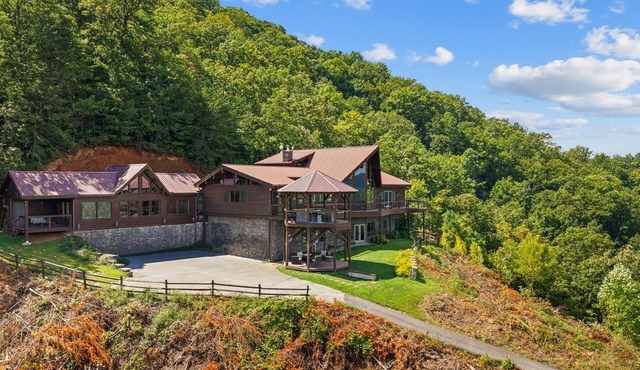 Secluded Mountain Oasis-Private Pool-Kids Fantasy Kids Theme Rooms