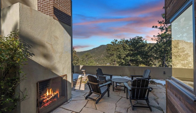 Secluded Mountain Retreat | Great Views | Architectural Dream | Hiking Trails