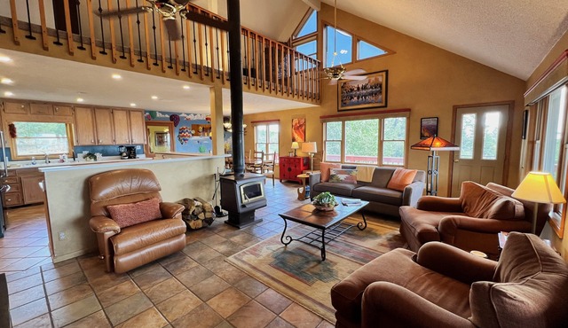 Secluded Mountain Retreat with Private Hot Tub, Sauna